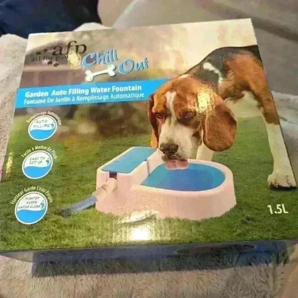 AFP Garden  Auto Filling Water Fountain for Pets, Leash, Collar Bundle- New.
